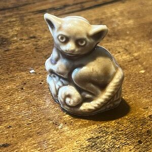 Vintage Red Rose Tea Wade Whimsies miniature lemur figurine